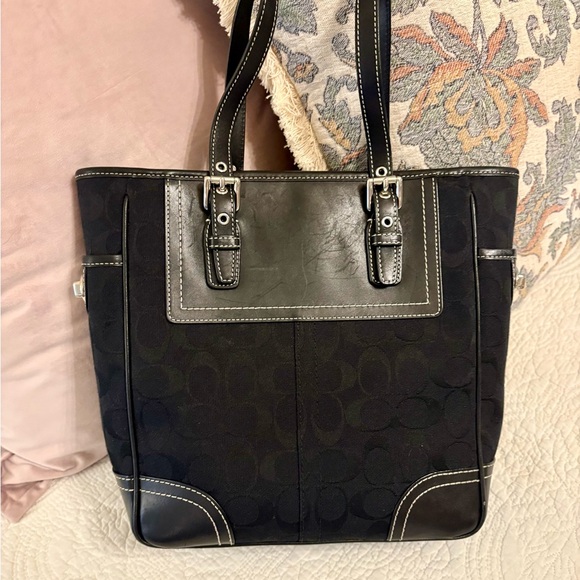 Coach Black Classic Tote Bag - Picture 3 of 9